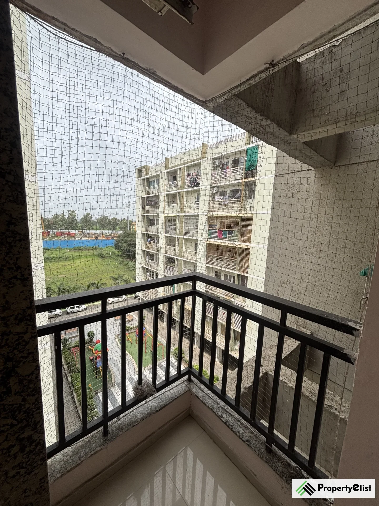 Ready to Move 3 BHK Apartment / Flat in Ahmedabad photo thumbnail 5